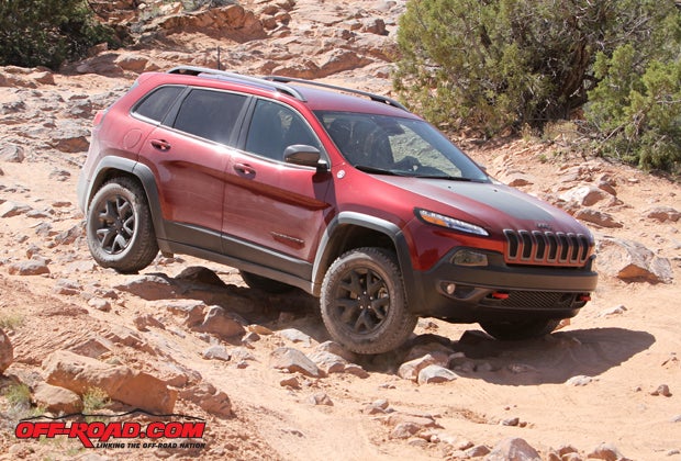 We really had the chance to test out the traction and ground clearance of the Cherokee Trailhawk on this rocky trail. 